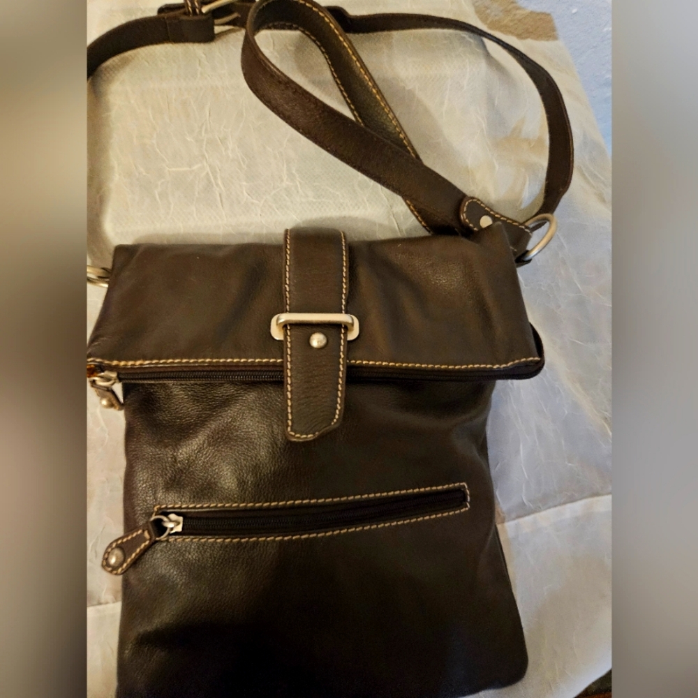 Baggs Brown Leather Crossbody